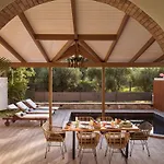 מלון דירות Ilision - Contemporary Living Residences ארגאסי
