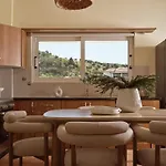 מלון דירות Ilision - Contemporary Living Residences 4*
