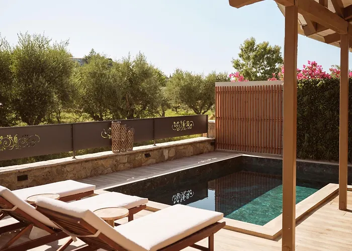 Apartahotel Ilision - Contemporary Living Residences