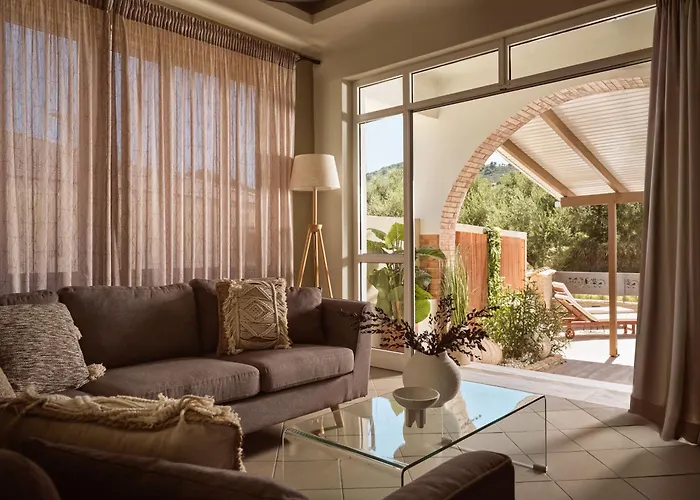 Apartahotel Ilision - Contemporary Living Residences 4*